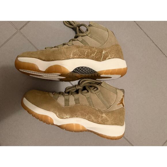Jordan 11s main image 9